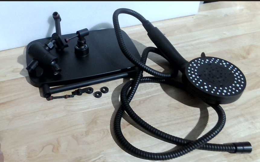 set de ducha de mano con cabezal multifuncional en acabado negro mate ( PUEDEN VARIAR LOS ACCESORIOS )