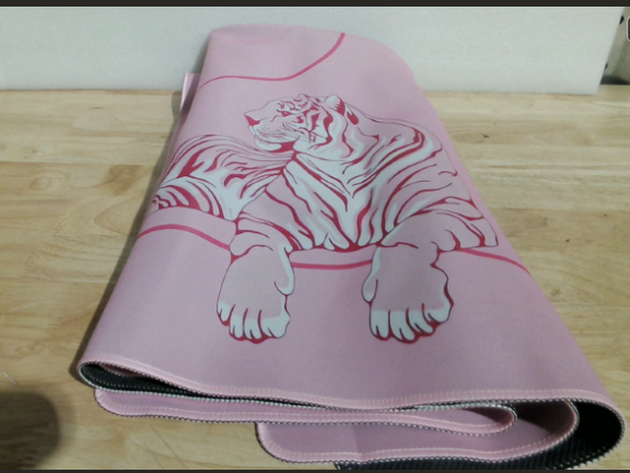 Tapete de Mahjong FDHSPAAM Tigre Rosa 31.5x31.5 Pulgadas | Estetica Preppy Antideslizante y Reductor de Ruido | para Mahjong Americano, Poker y Dominos