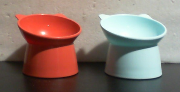 Comederos elevados para gatos Amazon Basics