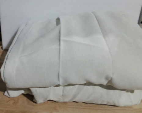 Cortinas Blackout 100% Beige y Plateado con Patron Geometrico | 52 Pulgadas de Ancho x 96 de Largo, 2 Paneles | Termicas, Reducen Ruido, Ojales Antioxidantes | Crema