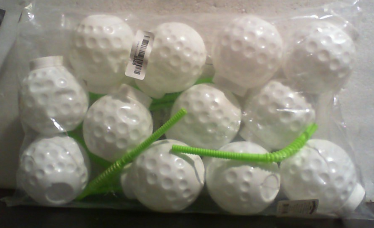 Fun Express Vasos de Fiesta de Golf | Pack de 12 Vasos de Plástico 14 oz con Forma de Pelota, Tapas y Pajillas | Suministros de Cumpleaños Temáticos