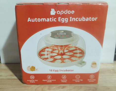 incubadora automática Apdoe de 18 huevos, un equipo digital diseñado para el nacimiento de aves de corral con control de temperatura, humedad, volteo automático y ovoscopio integrado.