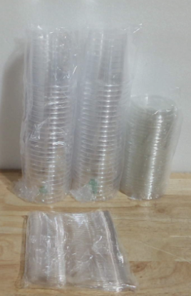 PRODUCTO VIENE COMO SE OBSERVA EN LA SEGUNDA IMAGEN ) VARIEDAD DE VASOS  Mini Vasos de Postre 6oz con Tapas y Cucharas  Copas de Plastico Redondas para Parfait, Mousse y Aperitivos