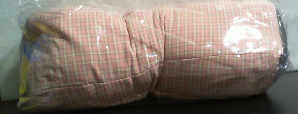 EDMILE Almohada Cervical de Trigo Sarraceno | 5x15 Pulgadas | Rodillo Lumbar Pequeno | Alivio de Dolor y Rigidez | Soporte de Cuello con Fundas de Cuadros Transpirables | Rosa