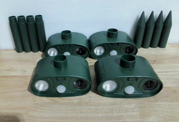 repelente ultrasónico solar para animales (marca Intellisense / Beast Repellent Device) ARTICULO VIENE COMO SE MUESTRA EN LA SEGUNDA IMAGEN