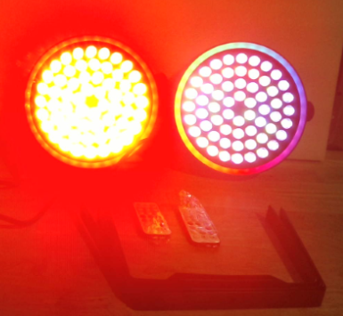 . Se trata de un reflector led tipo "tacho" o cañón de iluminación profesional para escenarios, DMX y un panel de control digital trasero( ARTICULO VIENE COMO SE MUESTRA EN LA SEGUNDA Y TERCEERA  IMAGEN )