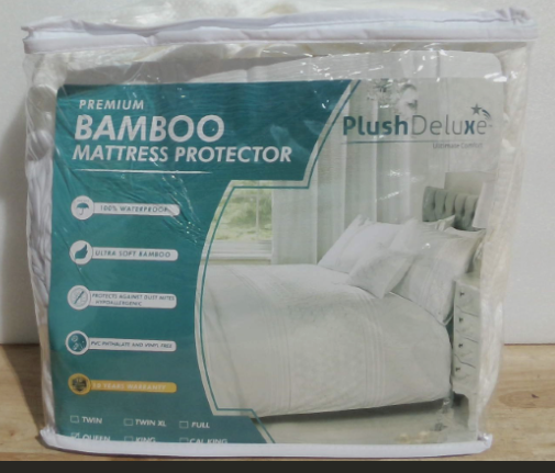 Protector de colchón impermeable de bambú de la marca PlushDeluxe ( ARTICULO VIENE COMO SE MUESTRA EN LA SEGUNDA Y TERCERA IMAGEN )