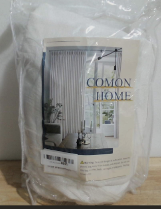 un juego de cortinas de la marca COMON HOME, las cuales destacan por su diseño plisado elegante ( ARTICULO VIENE COMO SE MUESTRA EN LA SEGUNDA Y TERCERA IMAGEN )VIENE SOLO UNA PIEZA