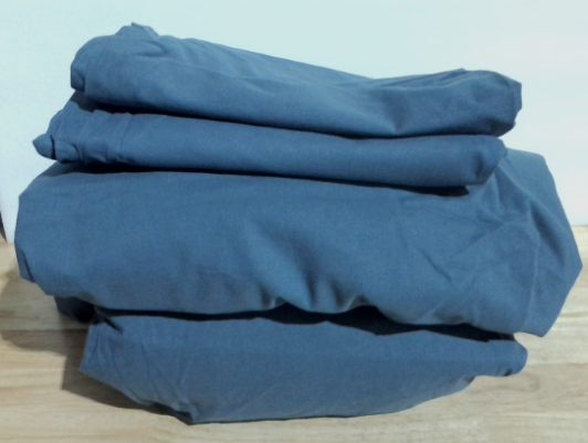 juego de sábanas para cama de color azul acero (o azul petróleo liso),( VIENEN  4 PIEZAS )
