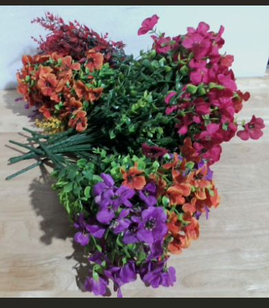 manojos de flores artificiales para exterior (Artificial Outdoor Floral Bundles) articulo contiene 18 piezas articulo viene como se muestra en la segunda imagen