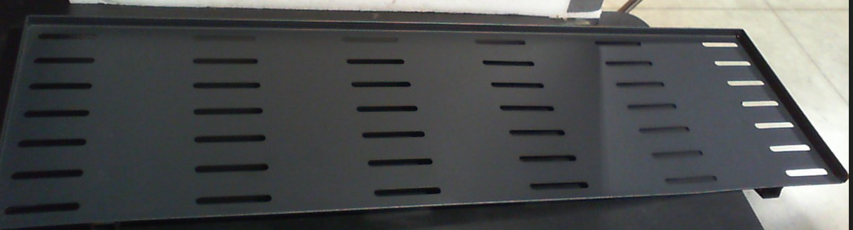 Mesa plegable metálica con tablero ranurado para aprovechar tu espacio