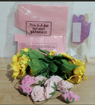 kit (girasoles amarillos, rosas de espuma rosa, mariposas y empaques decorativos): ( ARTICULO VIENE COMO SE MUESTRA EN LA SEGUNDA IMAGEN )