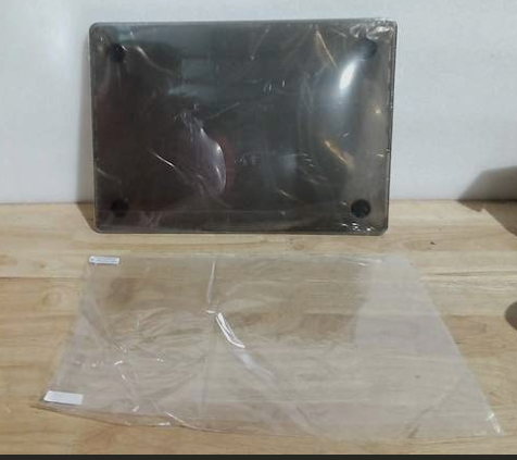combo de protección para computadora portátil (usualmente MacBook) ARTICULO VIENE COMO SE MUESTRA EN LA MAGEN 2 )