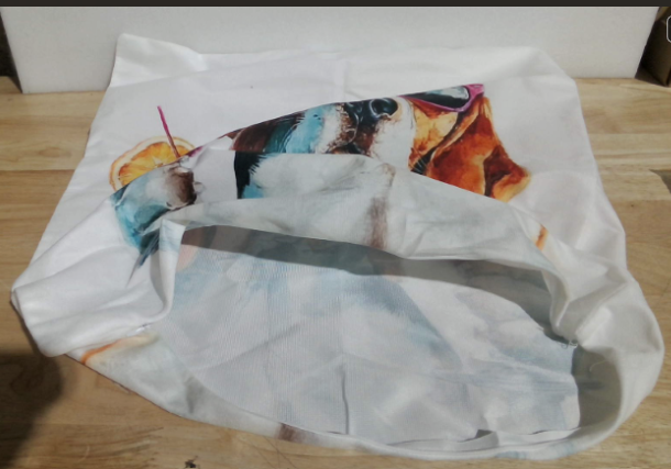 funda de almohada o cojín de tela blanca ( ARTICULO VIENE COMO SE MUESTRA EN LA IMAGEN 2 ) SOLO VIENE UNA PIEZA