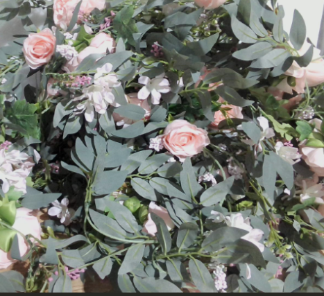 follaje o guirnalda artificial de eucalipto con rosas de color rosa pastel ( ARTICULO VIENE COMO SE MUESTRA EN LA PRIMERA ) IMAGEN )