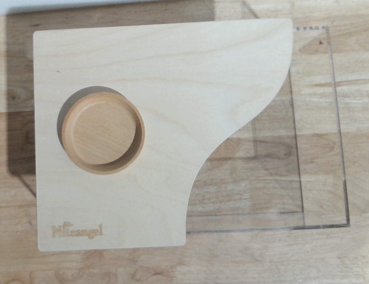 caja de baño de arena acrílica con tapa de madera de la marca Niteangel ( ARTICULO VIENE COMO SE MUESTRA EN LA IMAGEN 2 Y 3