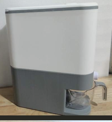 dispensador y contenedor de arroz y granos grandes con taza medidora incluida ( ARTICULO VIENE COMO SE MUESTRA EN LA FOTO 2-3