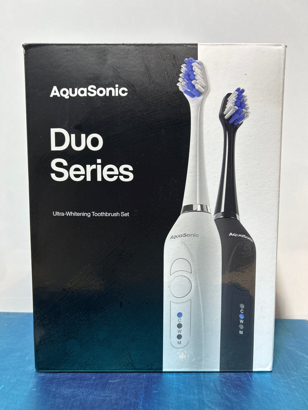 Set de 2 Cepillos de Dientes Electricos AquaSonic Duo – 40,000 VPM, Carga Inalambrica, 3 Modos, 10 Cabezales DuPont y 2 Estuches de Viaje