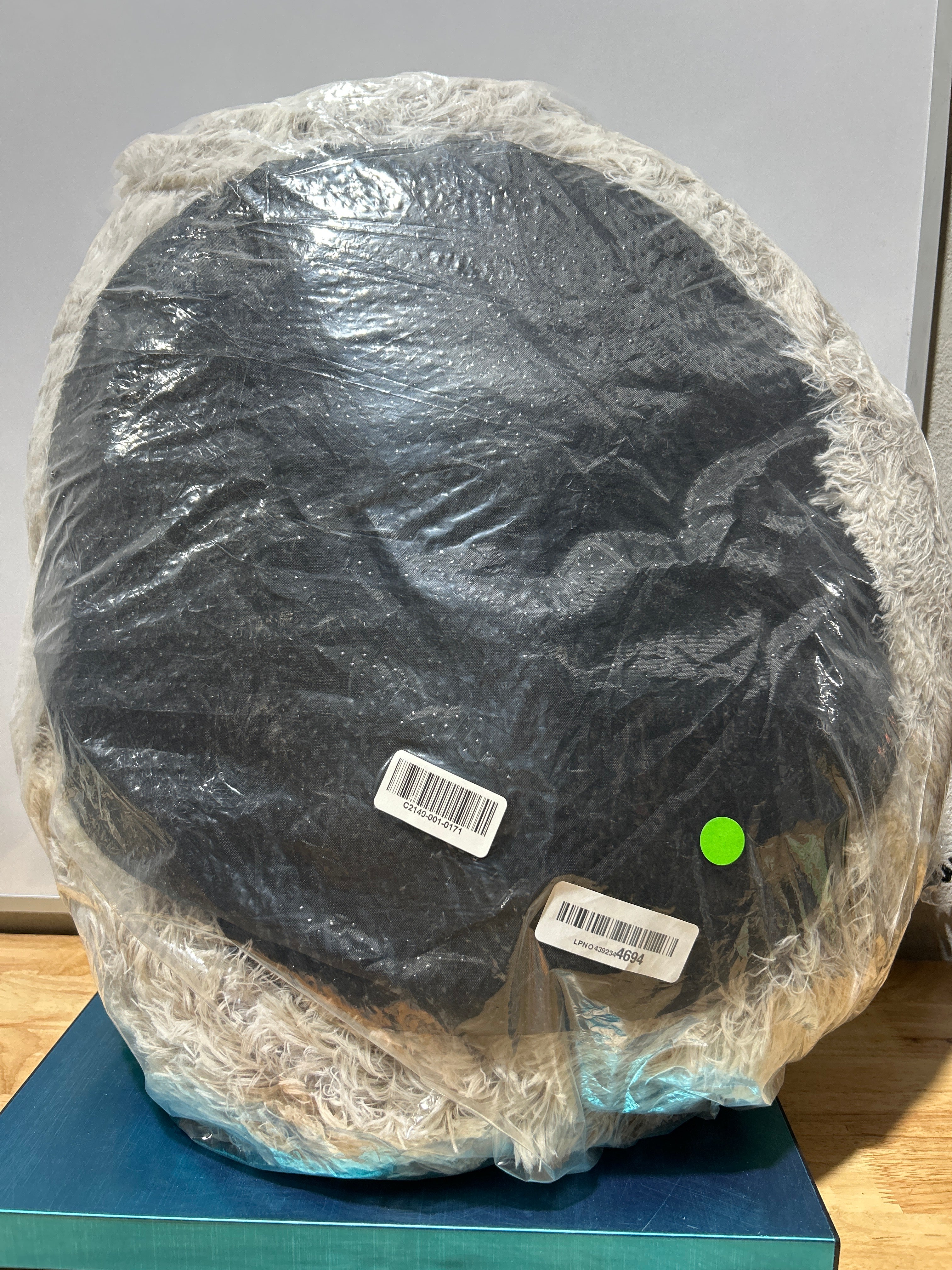 Cama Cueva Calmante para Gatos y Perros Pequenos – Peluche Suave, Antideslizante, Lavable a Maquina, 24 x 24 Pulgadas, Color Cafe