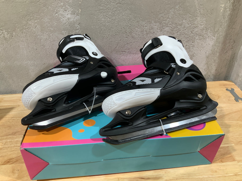 Patines de hielo ajustables para niños y niñas, 4 tamaños, triple protección, para principiantes, con soporte de tobillo para exteriores y pista de patinaje. 