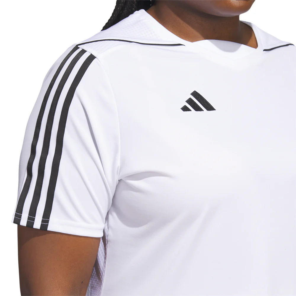 adidas Tiro 23 League – Camiseta de Fútbol Manga Corta Cuello en V para Mujer Talla 1X Color Blanco/Negro