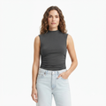 224) Top Sin Mangas con Cuello Alto Fruncido – Gris Carbón | Talla S