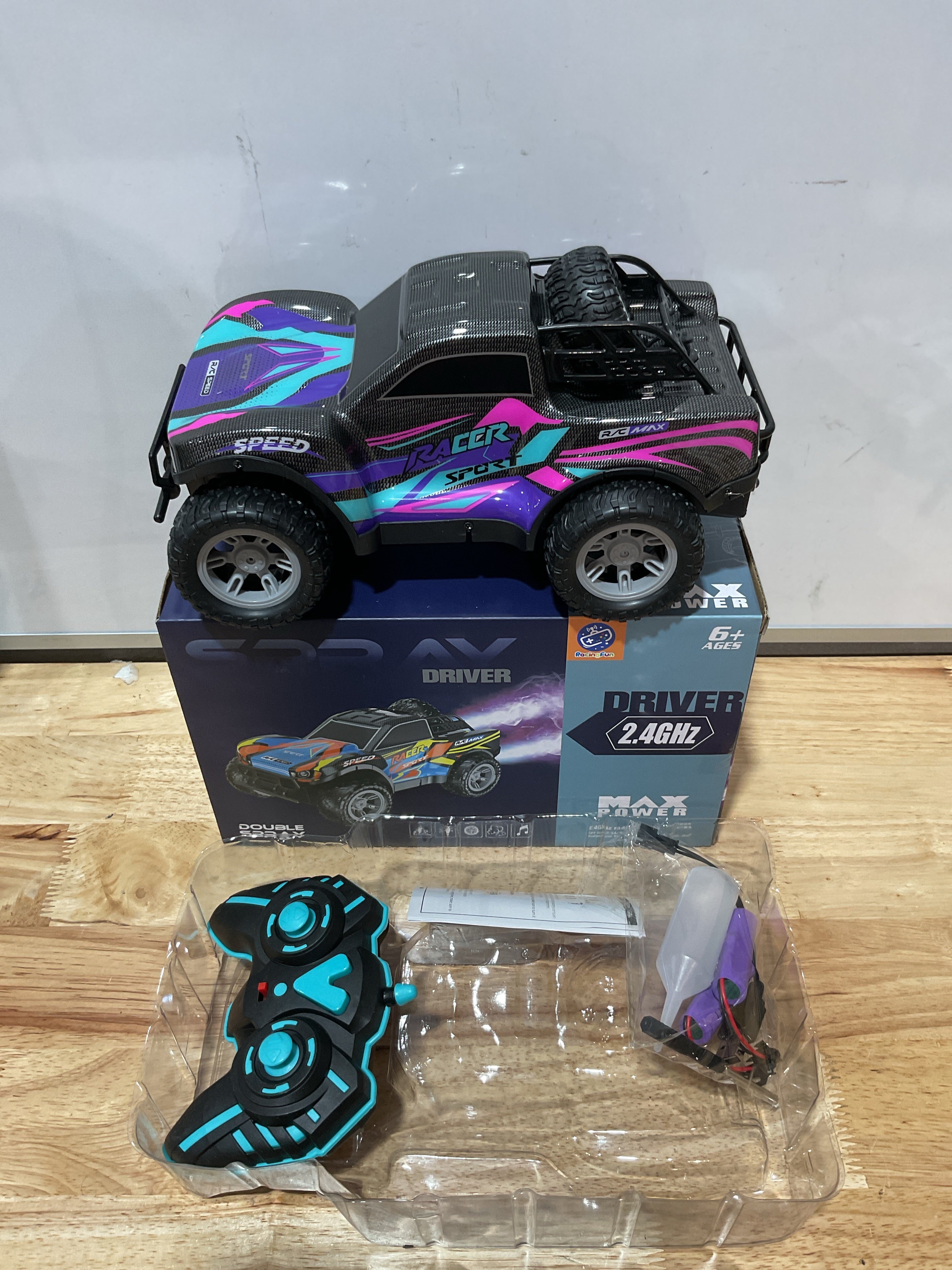 Coche de Carreras RC Racer Sport – Control 2.4GHz y Función de Doble Spray