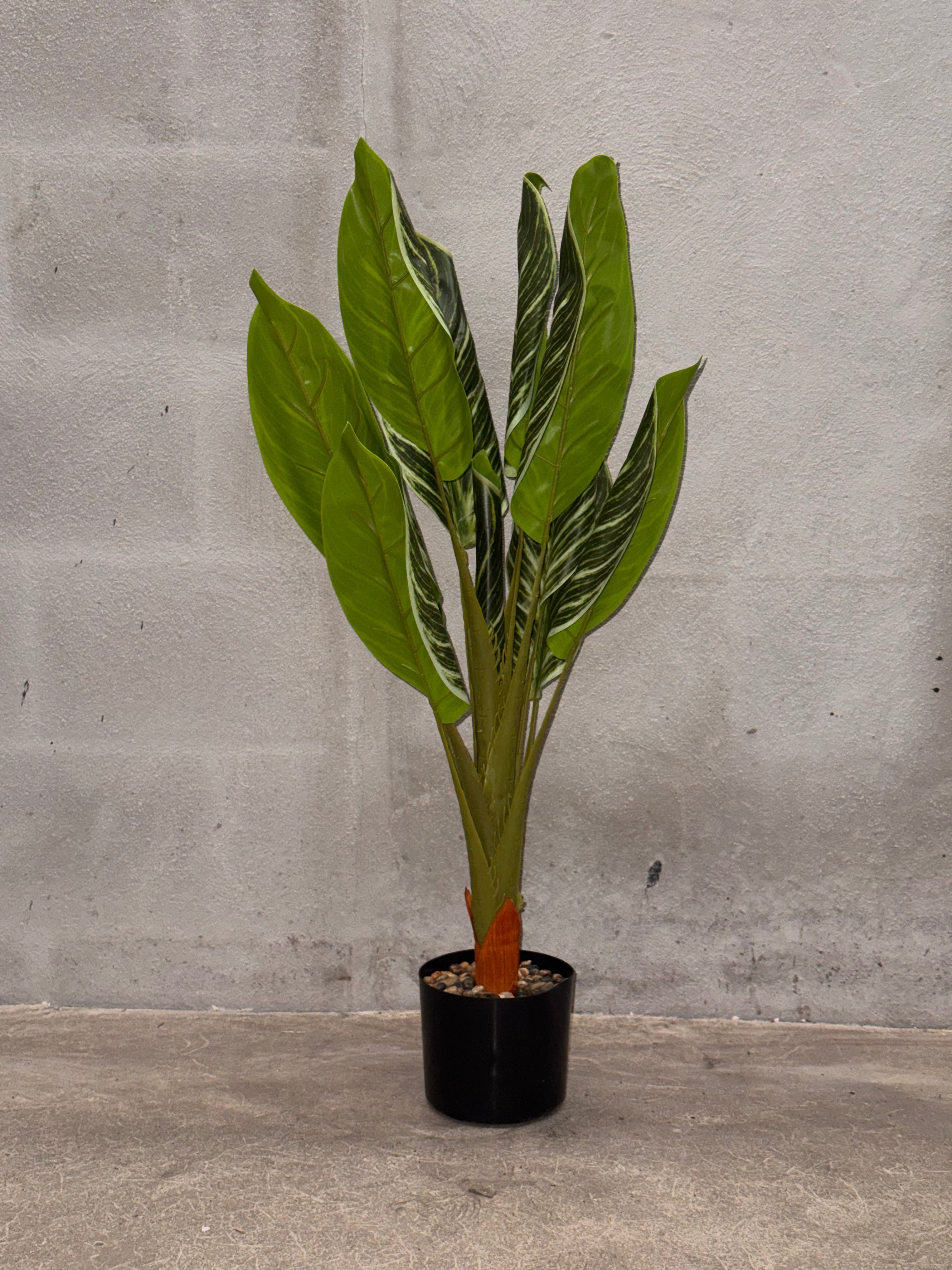Planta Artificial Tropical de Hojas Verdes en Maceta Negra – Planta Ornamental Falsa Realista para Hogar y Oficina