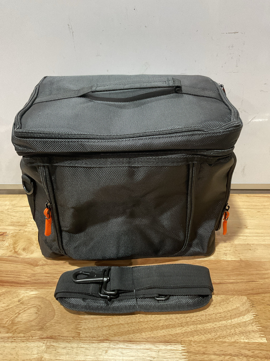 Estuche de Protección Multipropósito Negro – Resistente y Versátil