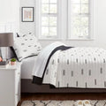 Colcha de Satín Room Essentials – Talla Twin / Twin XL, Suave y Elegante