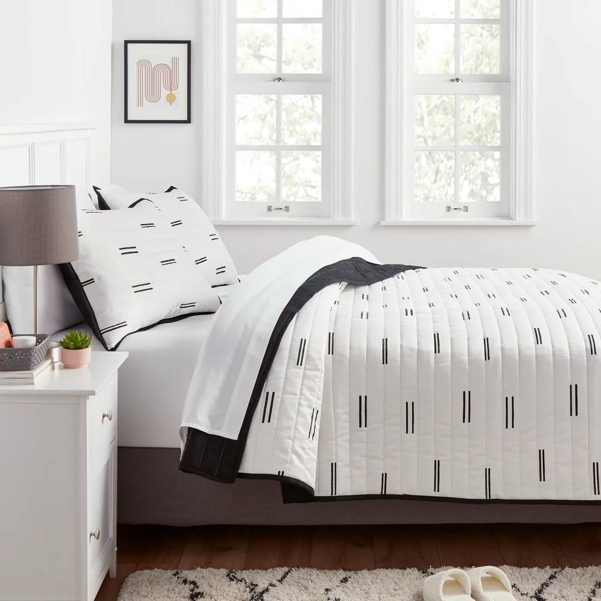 Colcha de Satín Room Essentials – Talla Twin / Twin XL, Suave y Elegante