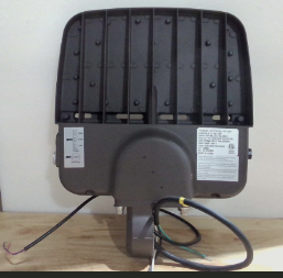 lámpara luminaria LED de alta potencia para exteriores (reflector tipo Flood Light o luz de estacionamiento ( ARTICULO VIENE COMO SE MUESTRA EN LA IMAGEN 2-3-4 Y 5