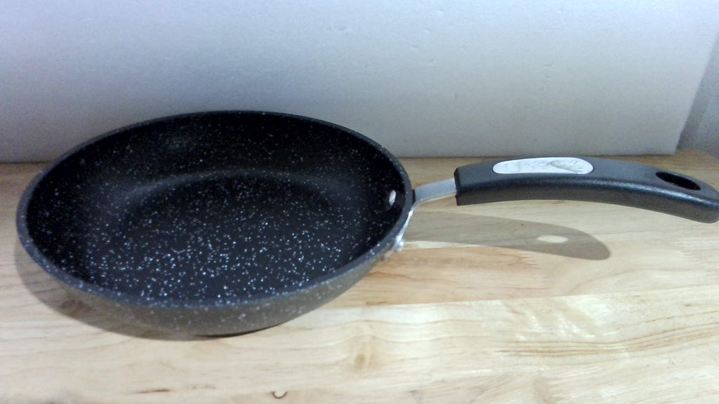 Starfrit The Rock - Sartén antiadherente de 28 cm (11") - Aluminio forjado duradero - Apto para horno - Libre de PFOA - Fácil de limpiar - Negro