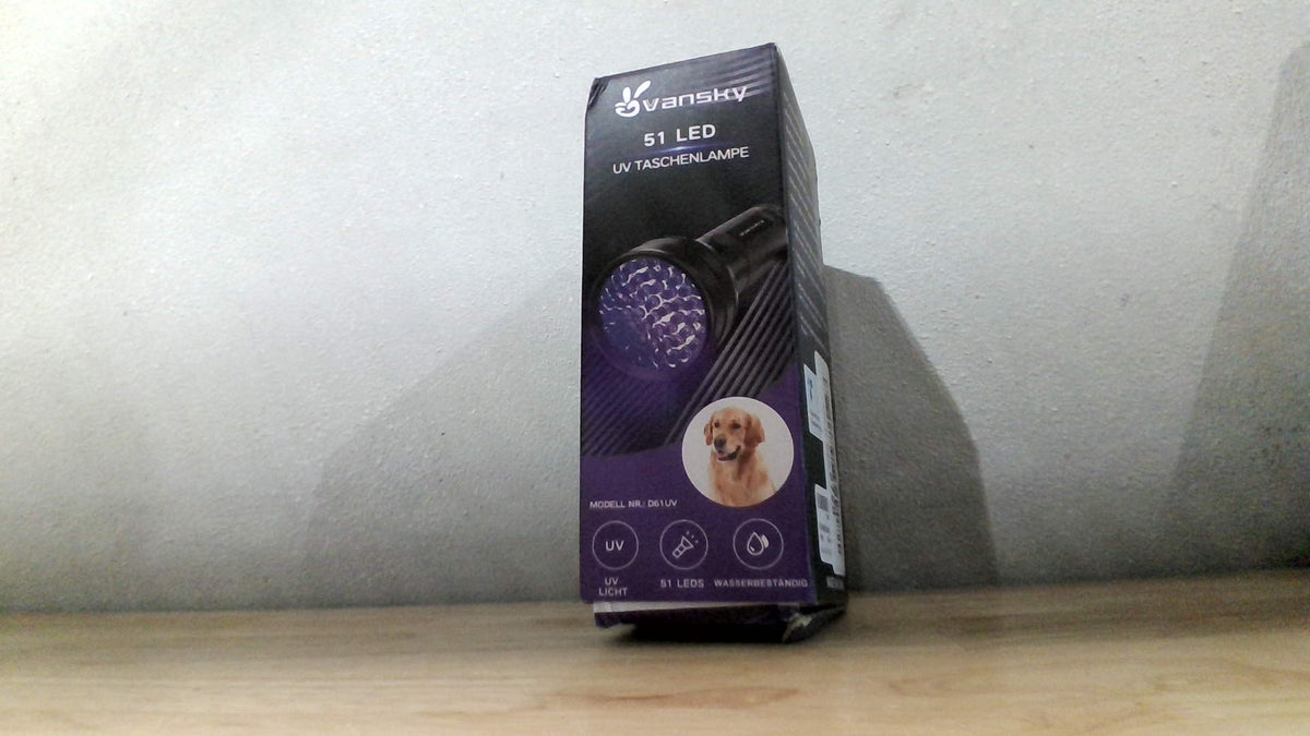 Vansky Linterna UV Luz Negra, 51 LED Luz Negra Detector Orina Mascota Perro Gato, Manchas Secas, Chinches, Resina Curacion, Buscador Escorpiones