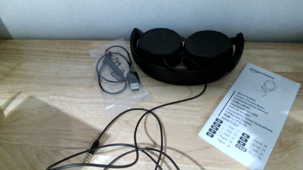 Auriculares con Cable Amazon Basics – Micrófono Ajustable, USB-A y 3.5mm, Plegable, Negro