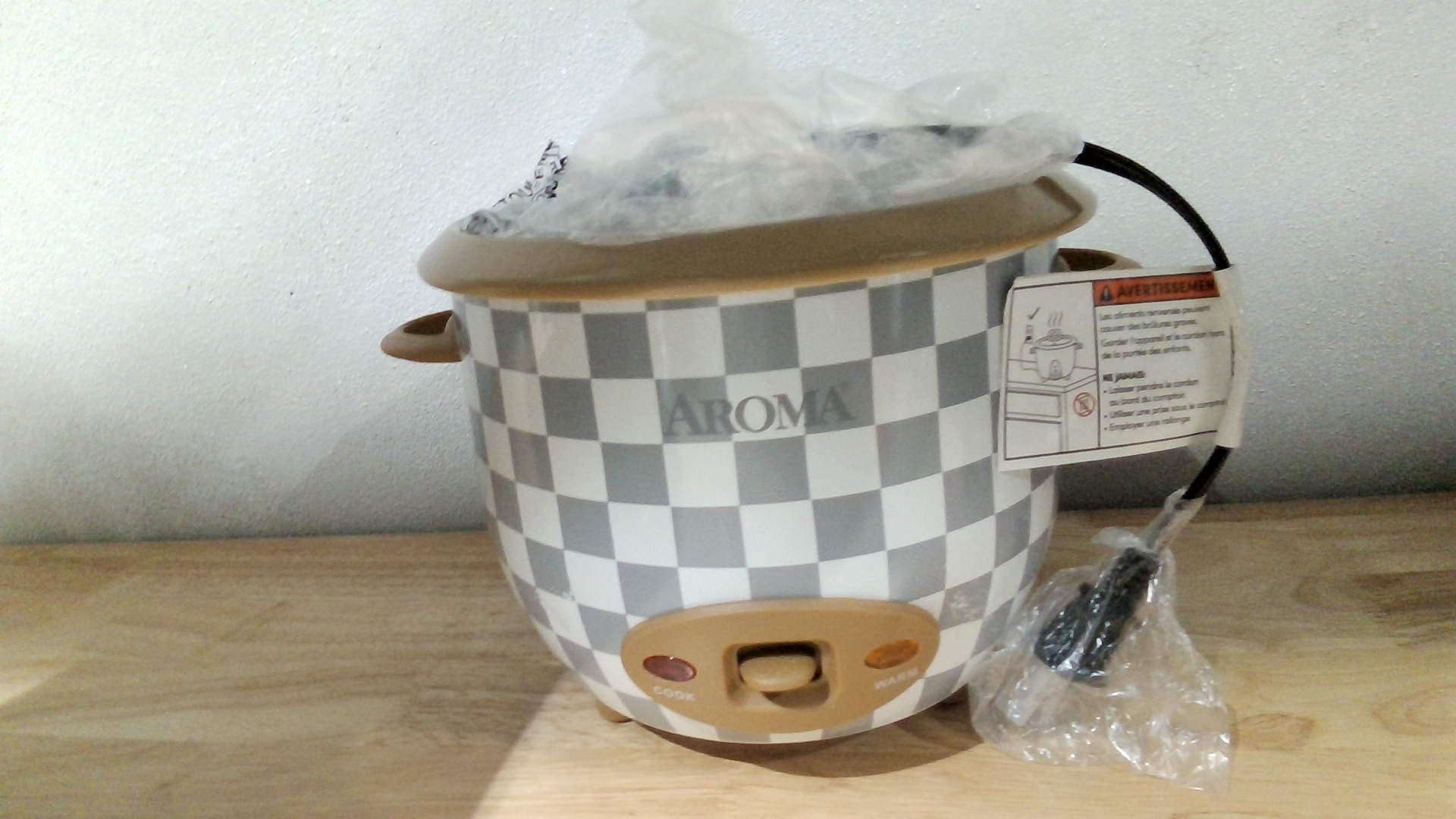 AROMA® Olla arrocera One-Touch de 6 tazas (cocidas) estilo olla con superficie cerámica antiadherente libre de PFAS CoreCoat™ (1.5 cuartos de galón)