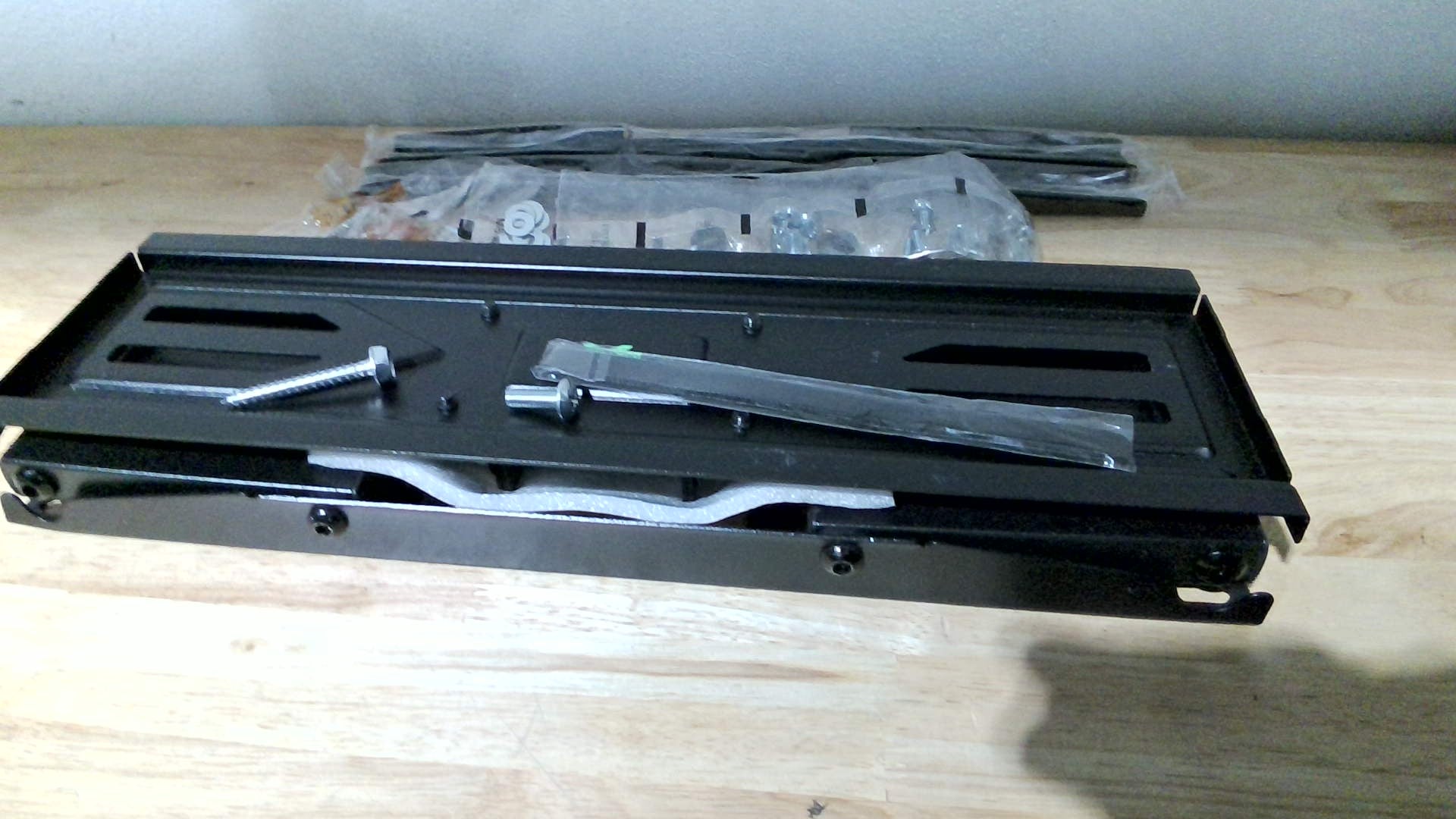 Soporte de Pared para TV USX-MOUNT XML008-K-1 – Movimiento Total, 47-84 Pulgadas, hasta 132 lbs