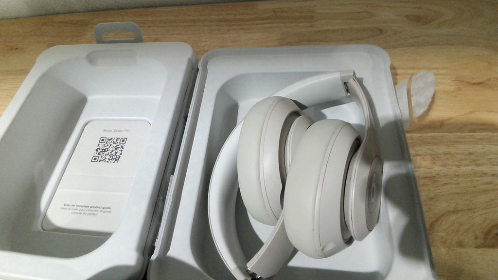 Audífonos Inalámbricos Beats Studio Pro – Cancelación de Ruido, Bluetooth, Color Arenisca