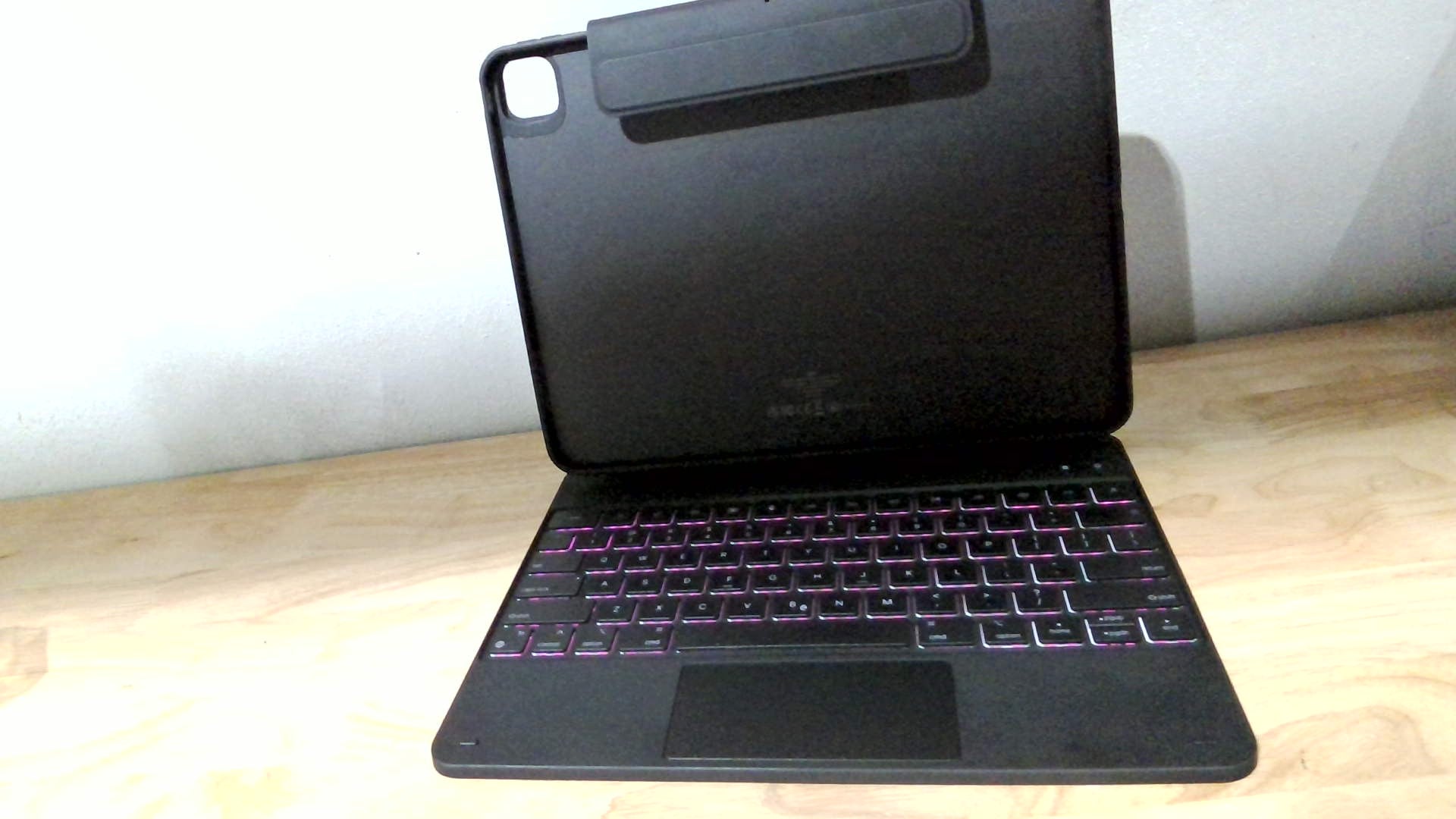 Funda con Teclado ESR Rebound 360 para iPad Pro 12.9" – Soporte Magnético, Trackpad, Negro