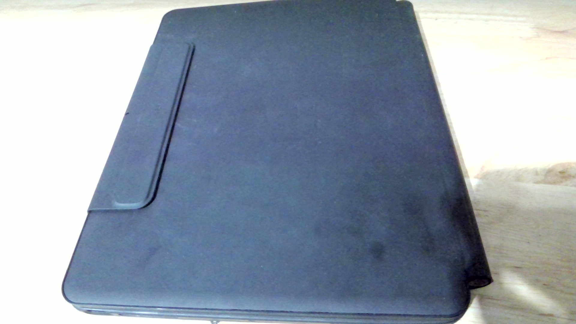 Funda con Teclado ESR Rebound 360 para iPad Pro 12.9" – Soporte Magnético, Trackpad, Negro