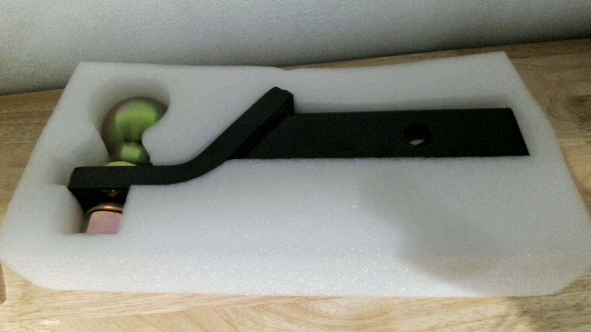Soporte de Bola para Enganche de Remolque 2 Pulgadas – 7,500 lbs, Caída 2", Antirrobo, Negro