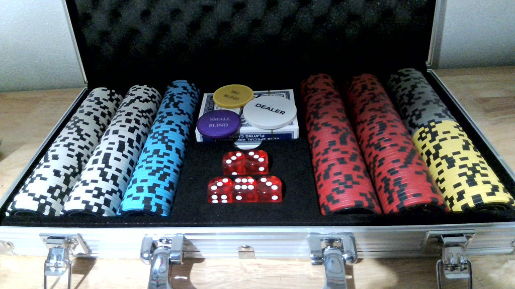 Set de 300 Fichas de Póquer con Núcleo de Hierro – Estuche de Aluminio, Texas Hold’em, 2-8 Jugadores