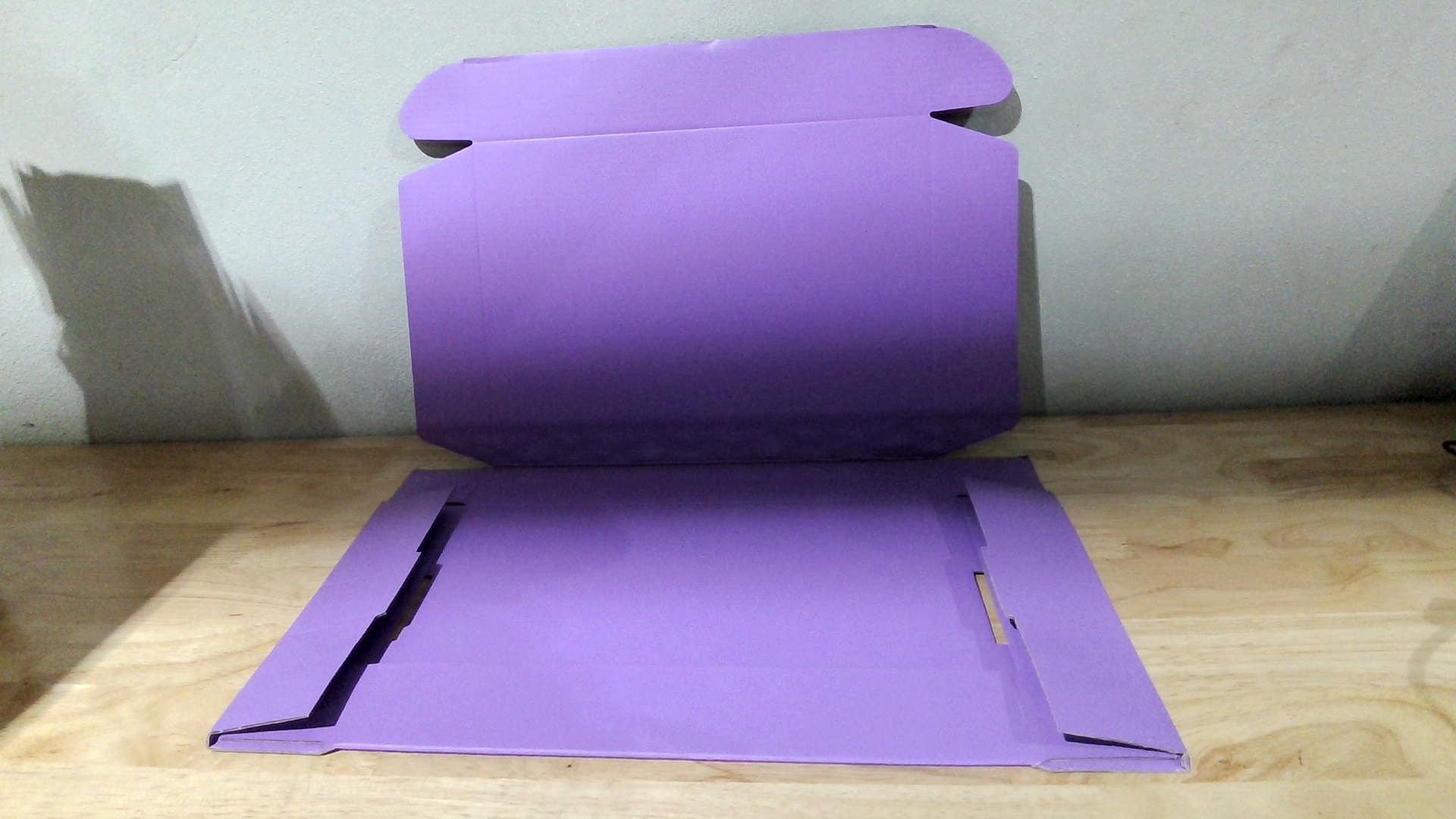 Paquete de 25 Cajas de Envío Corrugado Púrpura – 13x10x2 Pulgadas, Fácil Armado, Multiusos