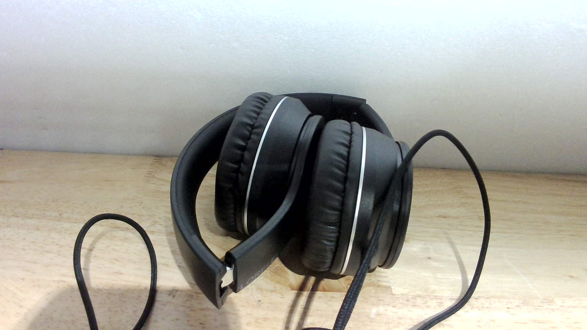 Audífonos LORELEI X6 Sobre Oreja Estéreo Bajos Cable Micrófono, Livianos Plegables Portátiles Cable 1,45 m sin Enredos para Celular Tableta