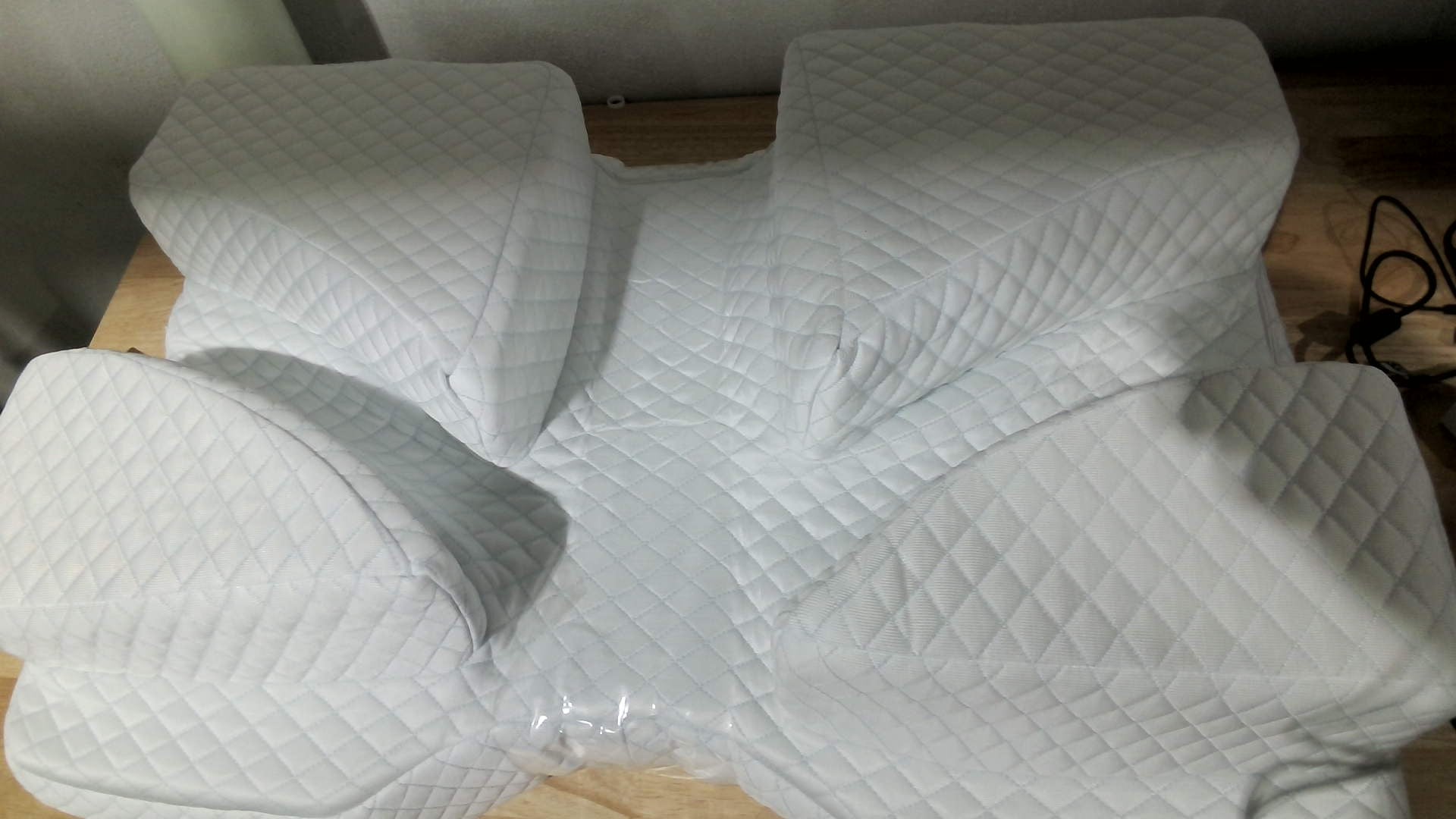Almohada adaptada al síndrome de Ehlers-Danlos para personas que duermen de lado.