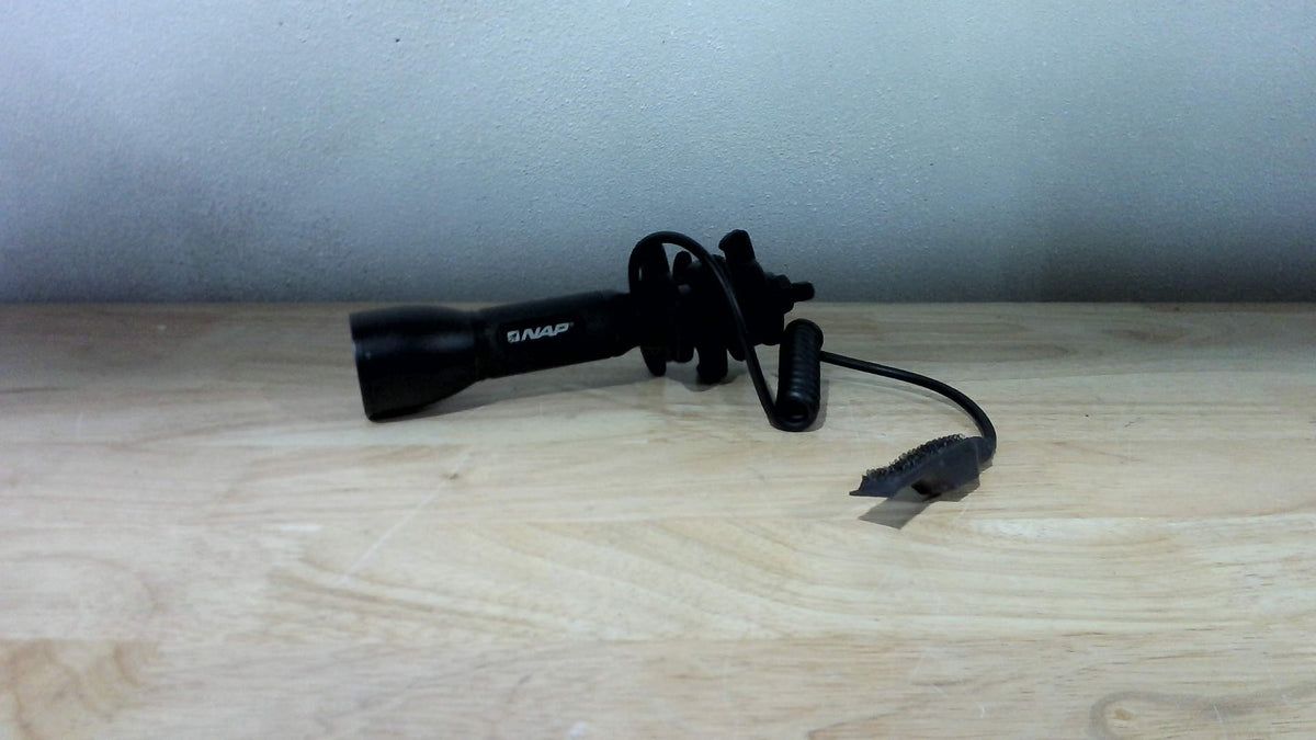 Linterna LED para Caza de Jabalíes New Archery Products 60-795 Apache Predator - Verde