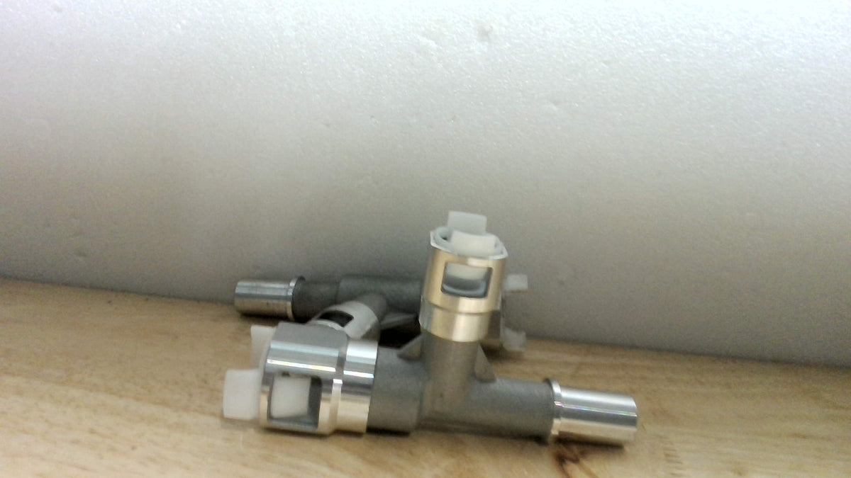 USADO - Sin Presillas | Conectores Metálicos de Manguera de Calefacción 800-413HP y 800-414HP para Cadillac, Chevrolet y GMC