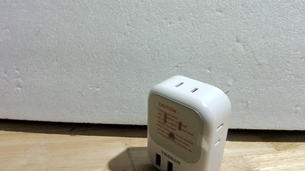 Adaptador de Enchufe Europeo TESSAN – 1 Pieza – 4 Tomas, 3 USB y USB-C PD 20W para Viajes a Europa