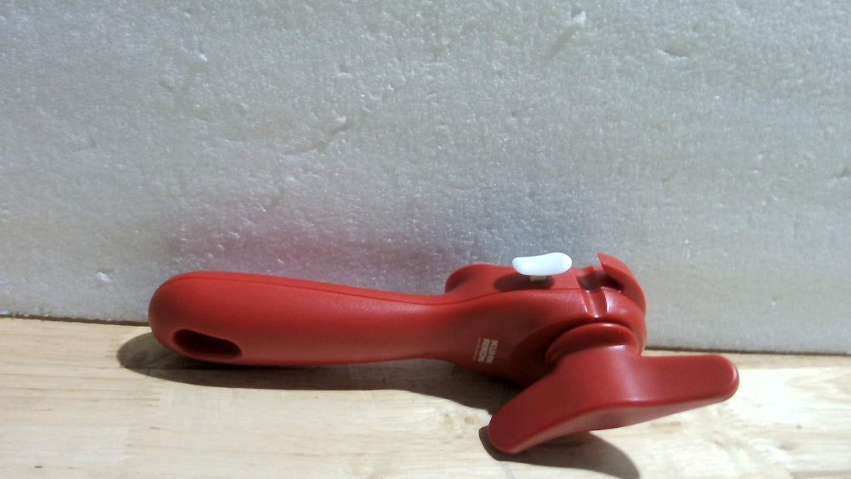 Abridor de Latas con Tapador de Seguridad Kuhn Rikon – Con Anilla | 20 x 6.3 x 7 cm | Rojo