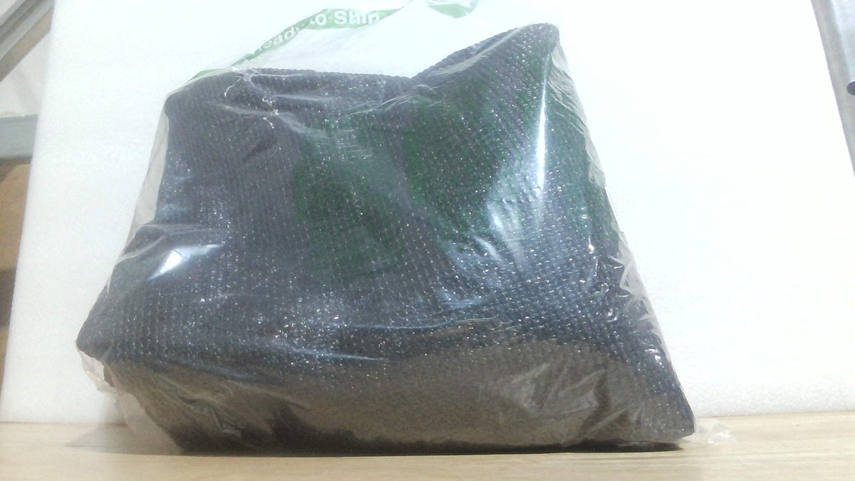 Pantalla de Privacidad para Balcón LOVE STORY 3' x 10' Negro – HDPE, Protección UV y Resistente a la Intemperie para Terraza, Patio y Piscina